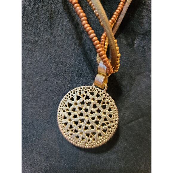 Women's Beaded Pendant Necklace With Gold Filigree Design And Lobster Clasp - Picture 7 of 7